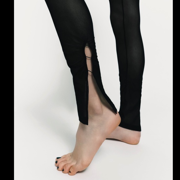 Semi sheer vented leggings - Picture 2 of 3
